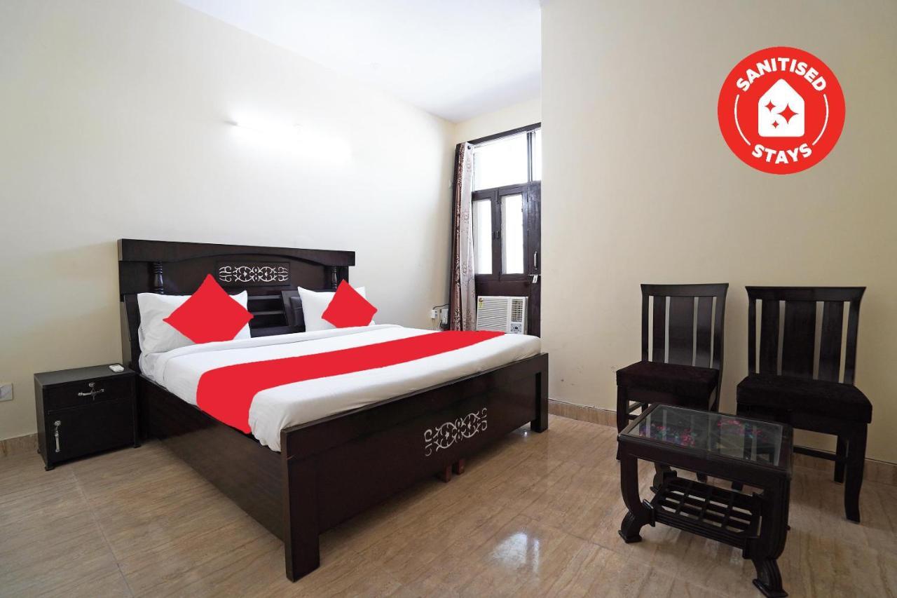 Oyo 46744 Hotel Yash Нью-Дели Экстерьер фото